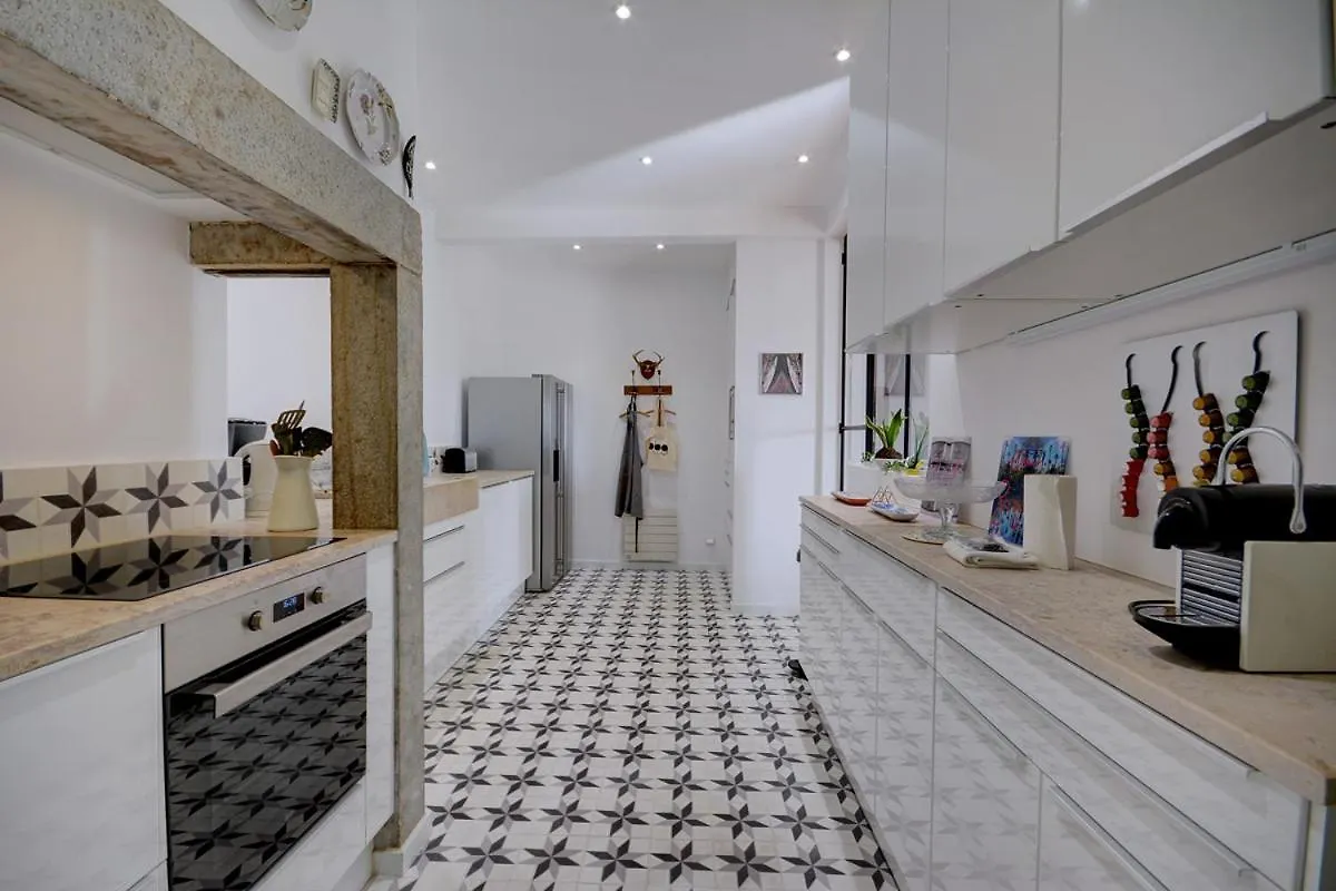 Magnificent Lisbon Apartment By Lovelystay